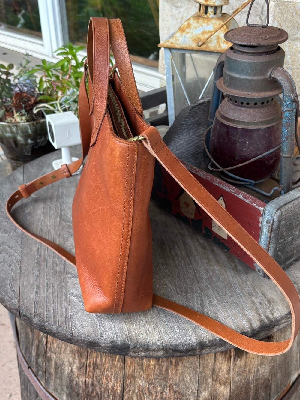 Madewell Transport Leather Zip Top Tote Bag in Cognac Brown - Picture 3 of 11